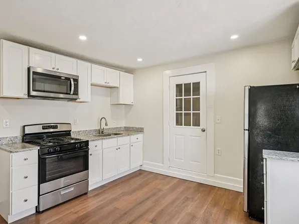 1 Rockdale Ave, Lowell, MA 01854