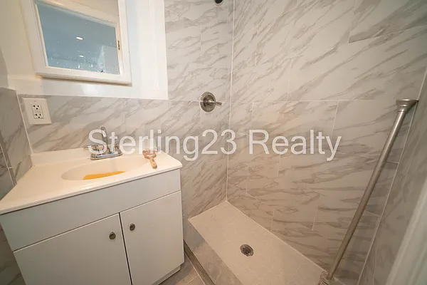 Rented by Sterling Realty Solution Inc | media 9