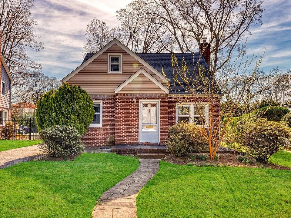 1st image of 30 Elm Drive