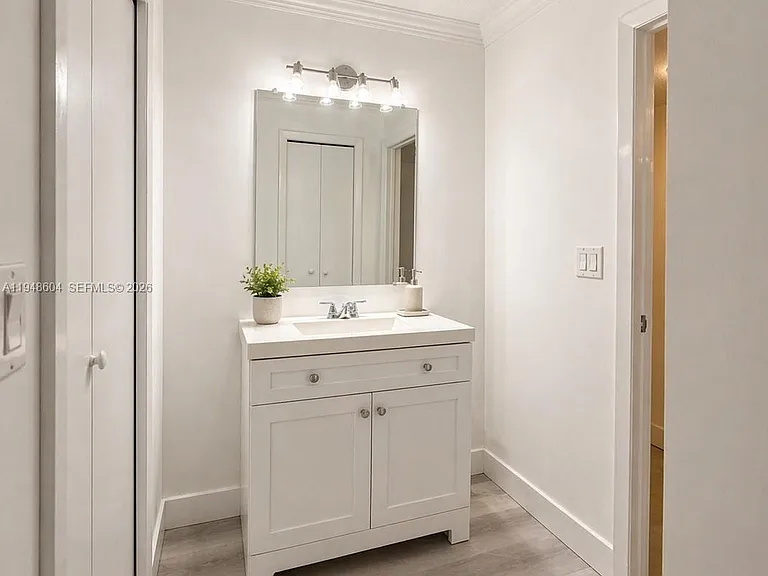 321 Lakeview Dr #105 — Photo 12