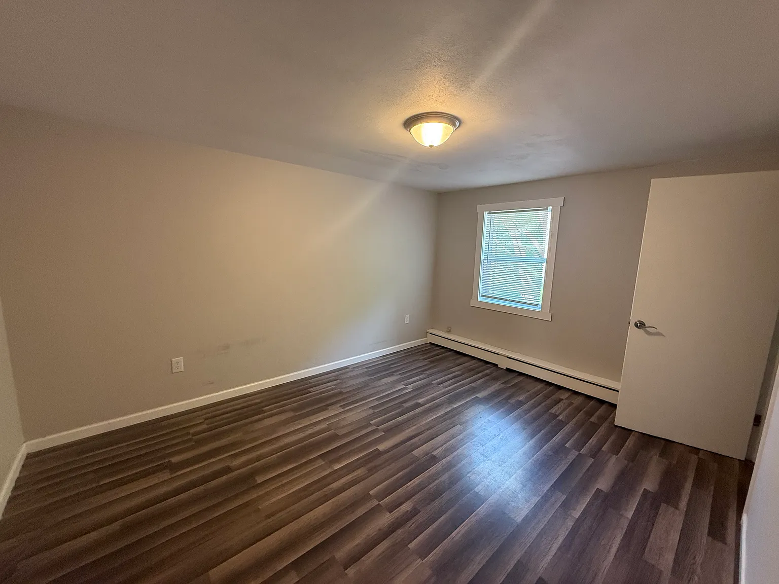 3 bed, 1200 sqft, $1,350 — Photo 4