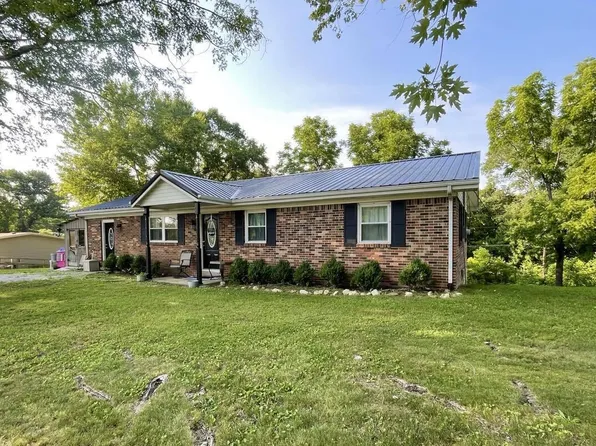 862 Pompeii Rd, Clay City, KY 40312