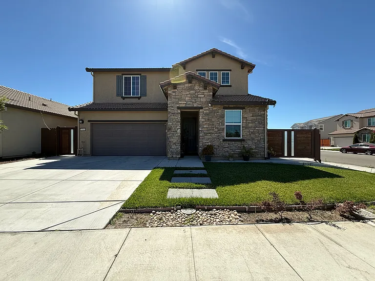 1509 Adelsheim Ave — Photo 1