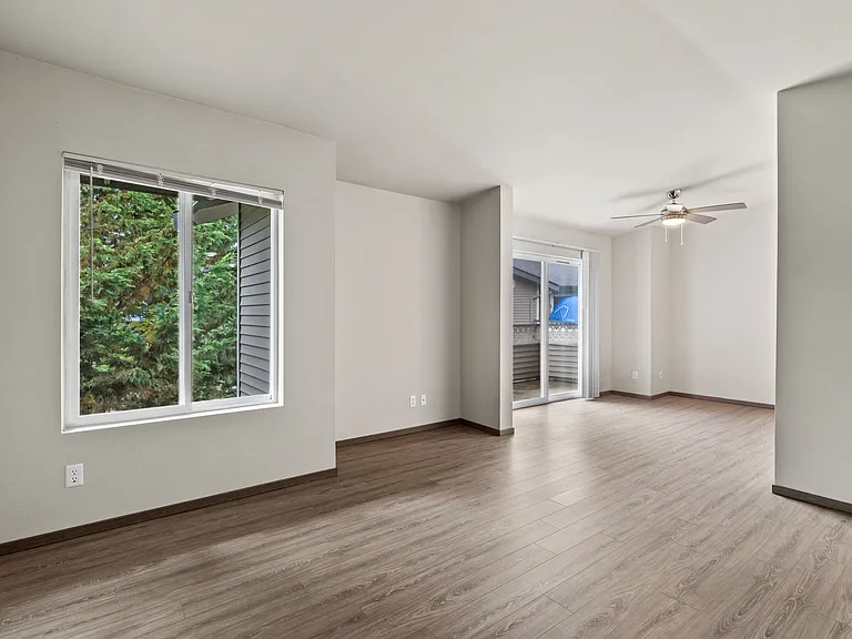 2 Bedroom 2 Bath Standard - 972 Sq Ft 2 Bedroom 2 Bath Standard - 972 Sq Ft