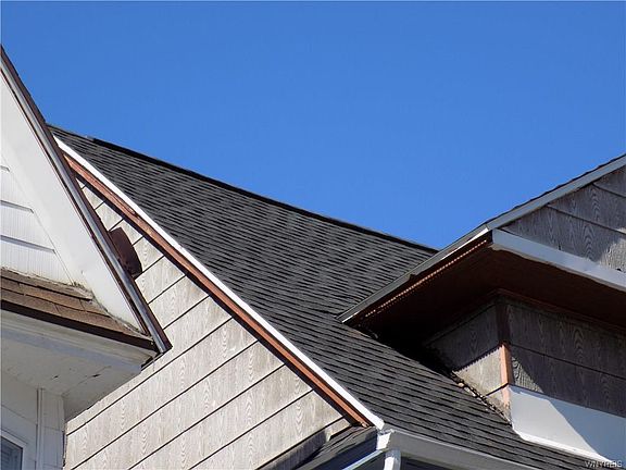 3rd image of 252 Parkdale Ave