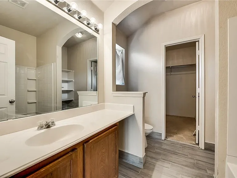 952 Bentwood Trl — Photo 14