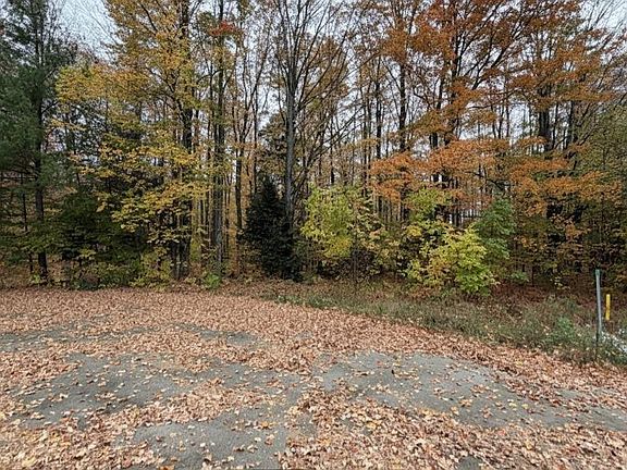 4th image of 130 Timberlane Trl