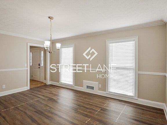 3rd image of 3211 Lindas Cir SE
