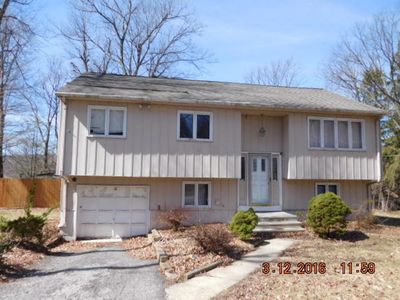 11 Robin Hood Ln, Highland Lakes, NJ, 07422