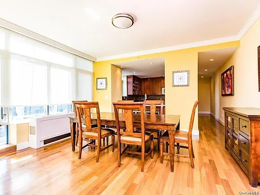Sold by Re/Max In The City | media 10