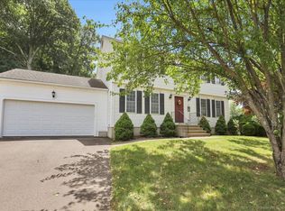 65 Bystrek Dr, Middletown, CT 06457