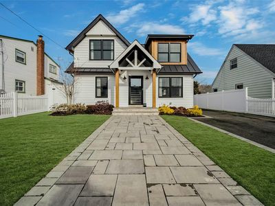 996 Mirabelle Avenue, Westbury, NY, 11590