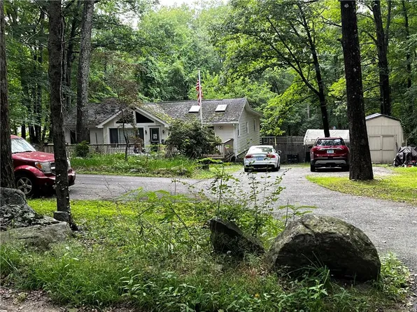87 Tower Hill Rd, Cumberland, RI 02864