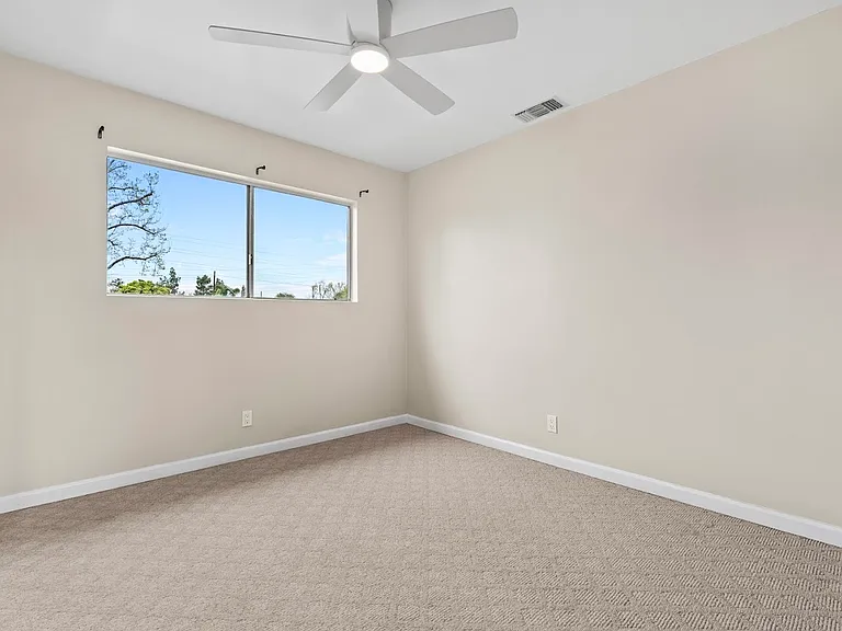 426 Santa Paula Ave — Photo 6