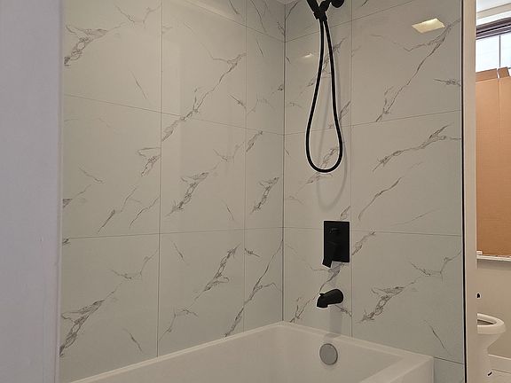 5th image of 2101 Wharton St Floor 2