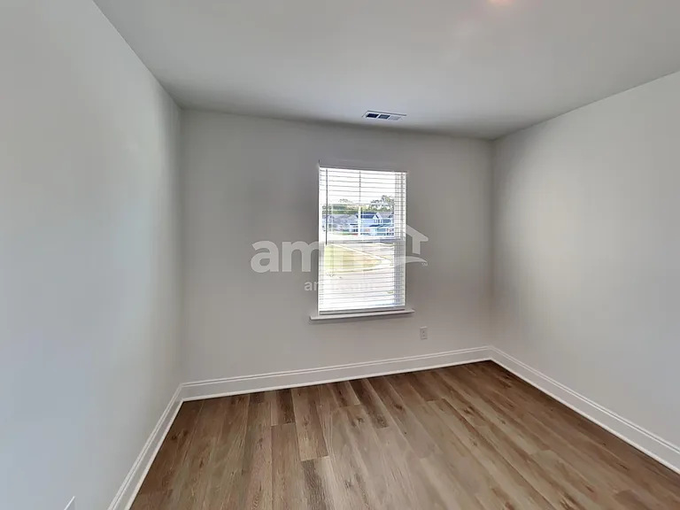 5340 Trust Dr — Photo 16
