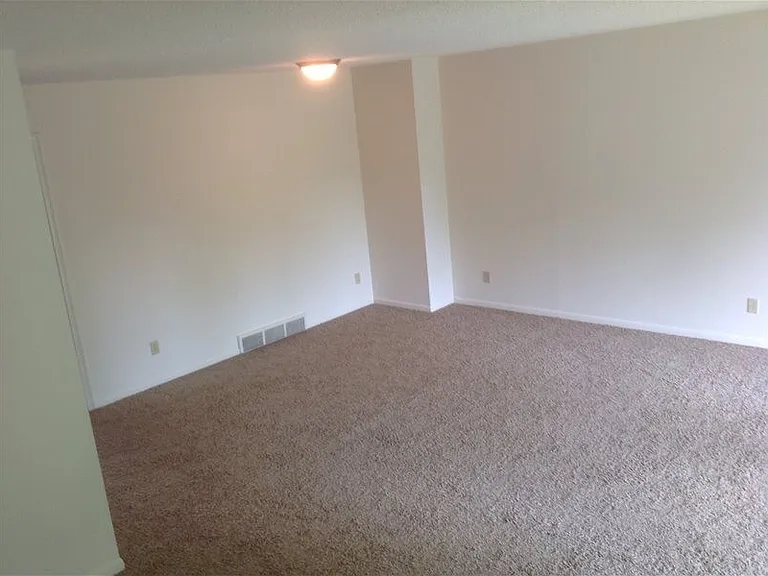 5404 Cresthaven — Photo 4