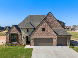 3904 S Dogwood Ave, Broken Arrow, OK 74011