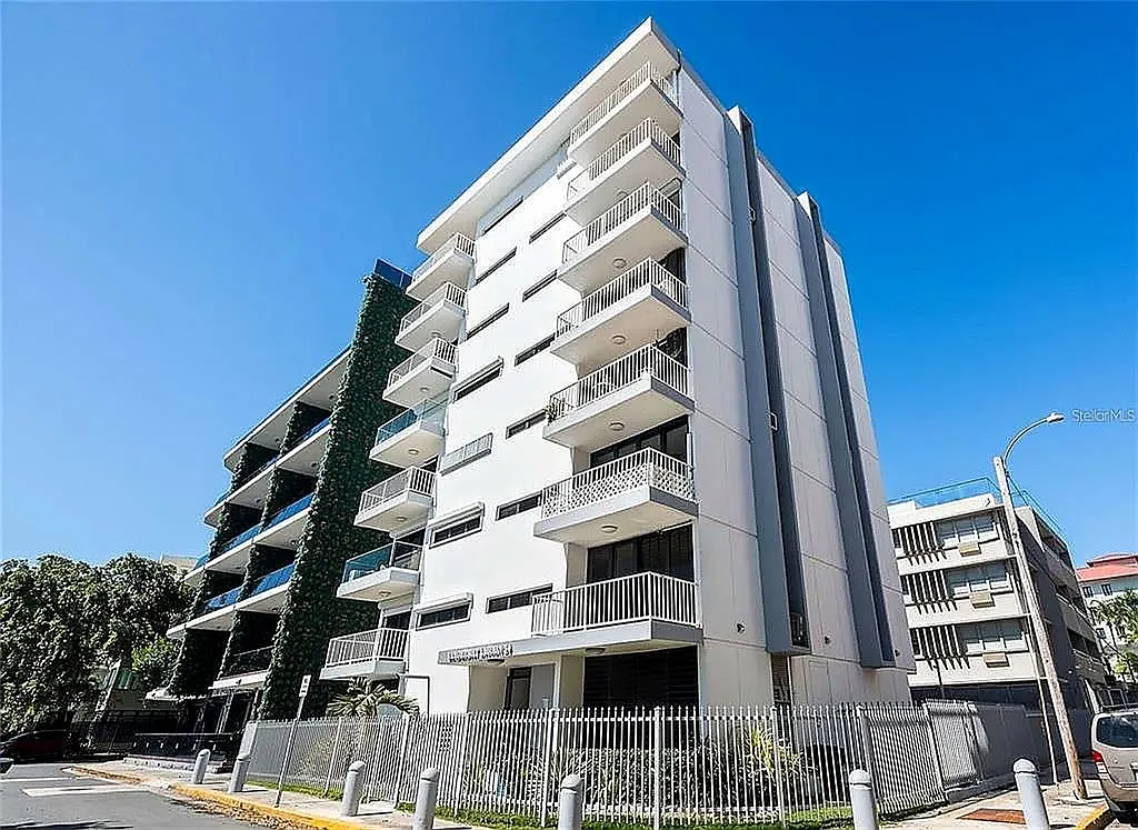 2 bed, 1.0 bath, 886 sqft, $4,800 — Photo 1