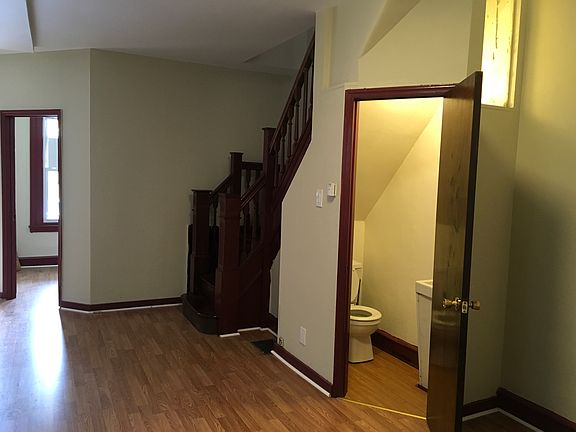 2nd image of 225 E Westmoreland St