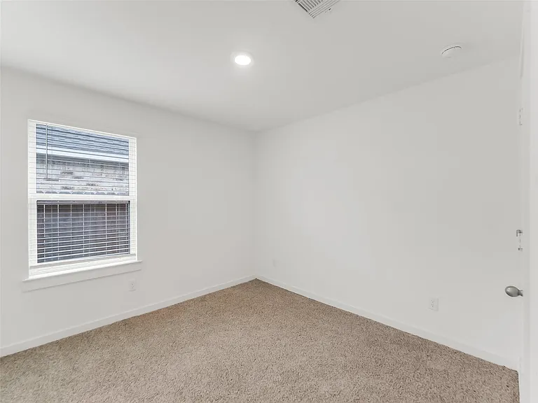 9515 Chelsea St — Photo 13