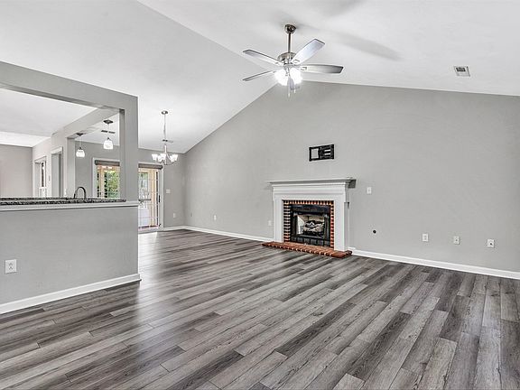 3rd image of 1733 Warner Pl