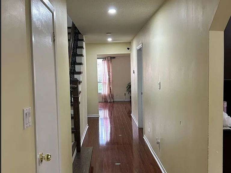 97 Sandy Haven Dr E — Photo 2