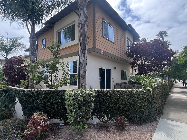 1291 Donax Ave — Photo 1