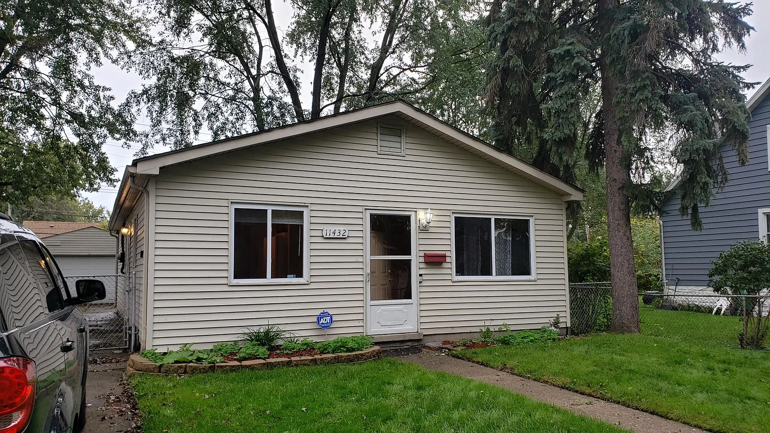 11432 Sherman Ave photo 1