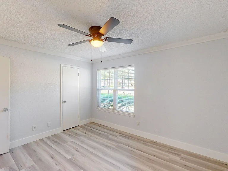 846 Creekside Dr — Photo 18