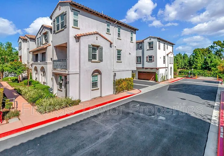 4252 Mission Ranch Way — Photo 2