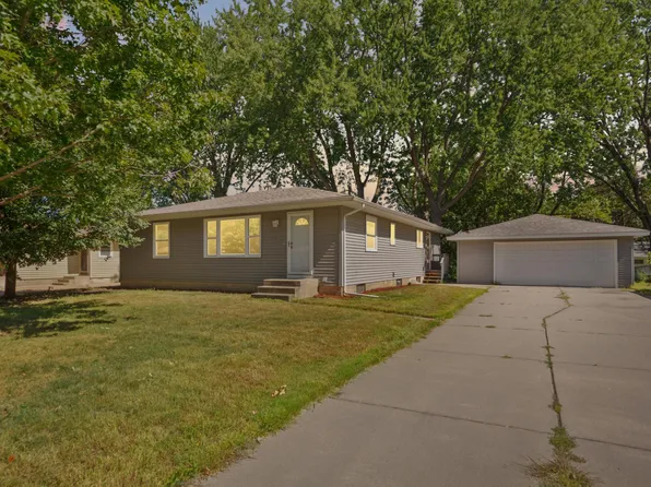 4242 Limestone Dr, Eagan, MN 55122