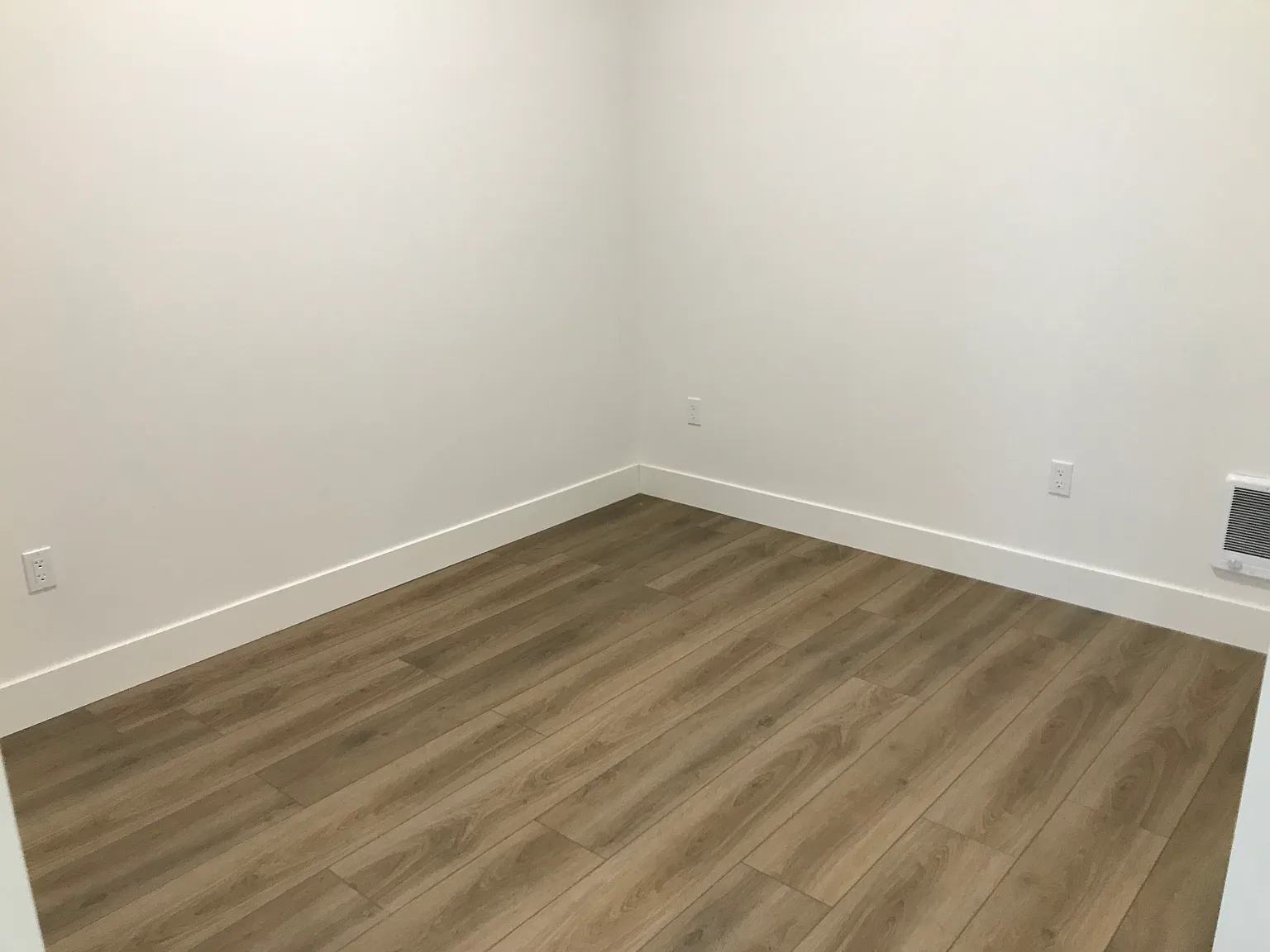 1 bed, 450 sqft, $1,950 — Photo 4