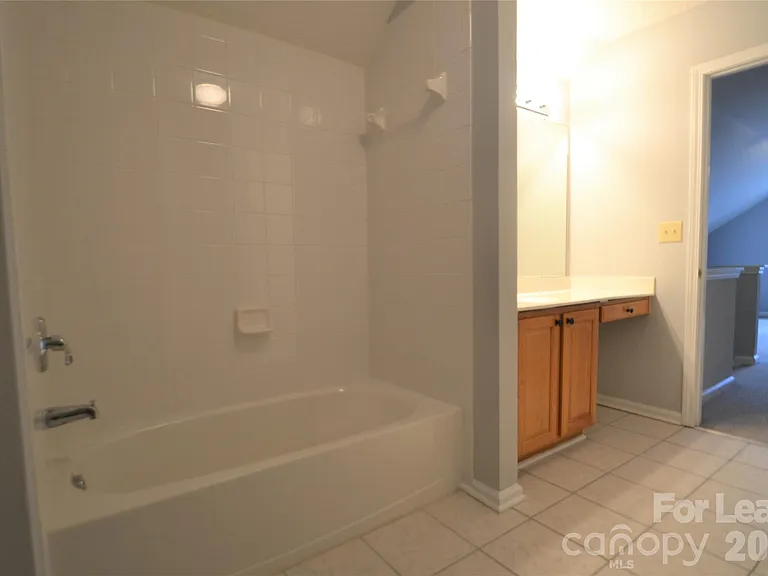 8035 Sultana Cir — Photo 27