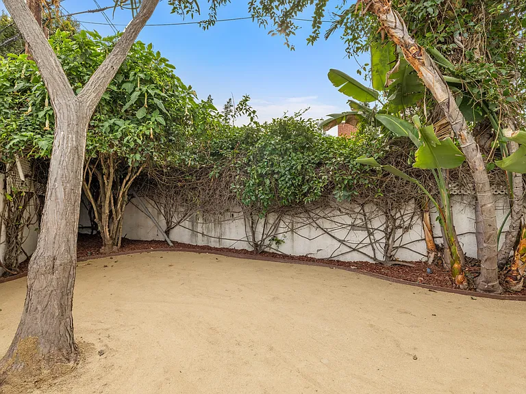 6323 Mesita Dr — Photo 14