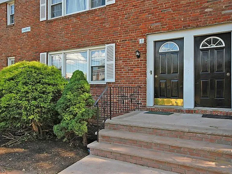8 Columbia Dr #4A — Photo 2
