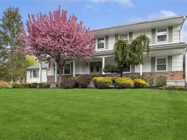 175 Waters Edge, Valley Cottage, NY 10989