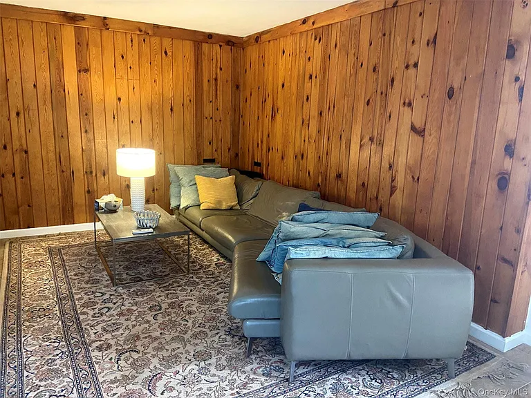 46 Patricia Ln — Photo 22