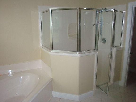 5th image of 546 Shelter Cove Dr