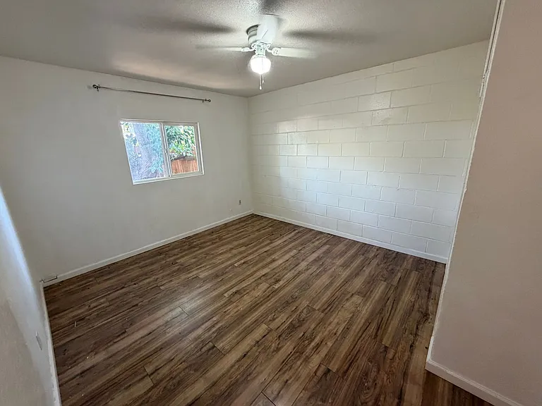 1033-1037 Alvarado Dr SE — Photo 20