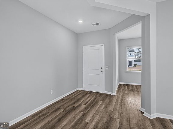 3rd image of 111 Williams Dr