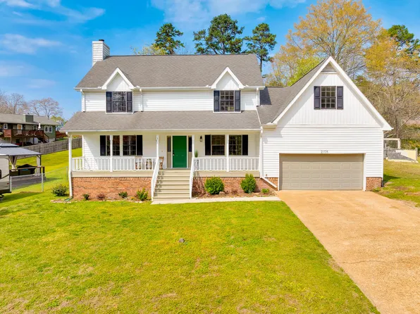 2105 Port Royal Dr, Soddy Daisy, TN 37379