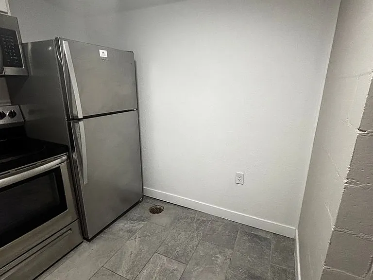 PM-253 1730 Converse Avenue — Photo 23
