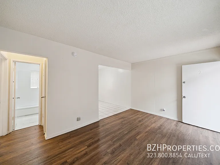 8633 Denver Ave #3 — Photo 5