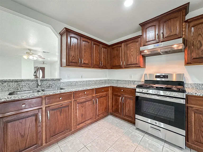 3209 Wheatmeadow Ct — Photo 9