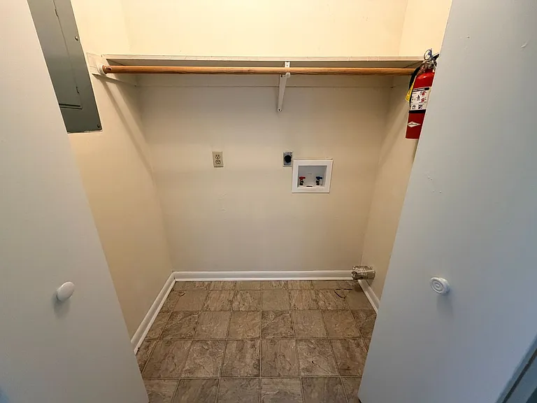 Chimney Creek Apartments — Photo 36