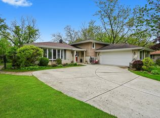 7513 Rohrer Dr, Downers Grove, IL 60516