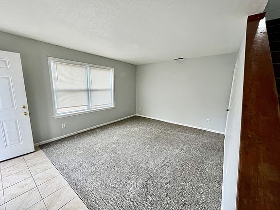 5th image of 912 Druid Cir Unit 1-B