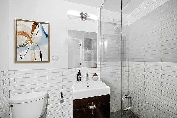 Rented by Vector New York, LLC | media 8