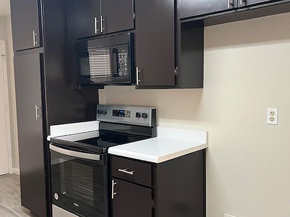 5th image of 9401 Thistlewood Ct Unit A-c